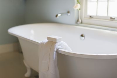 Classic Alcove Tub